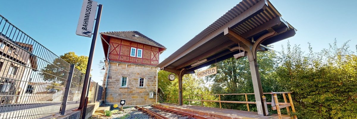 Bahnmuseum mit historischem Bahnsteig